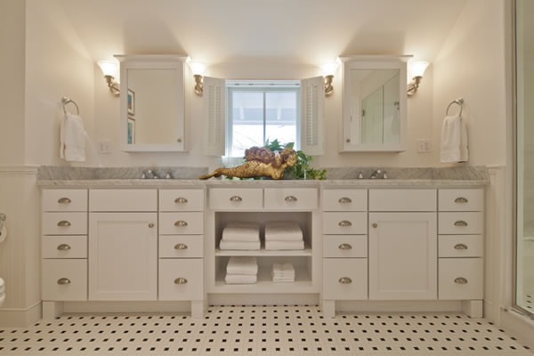 White shaker bathroom vanity remodel